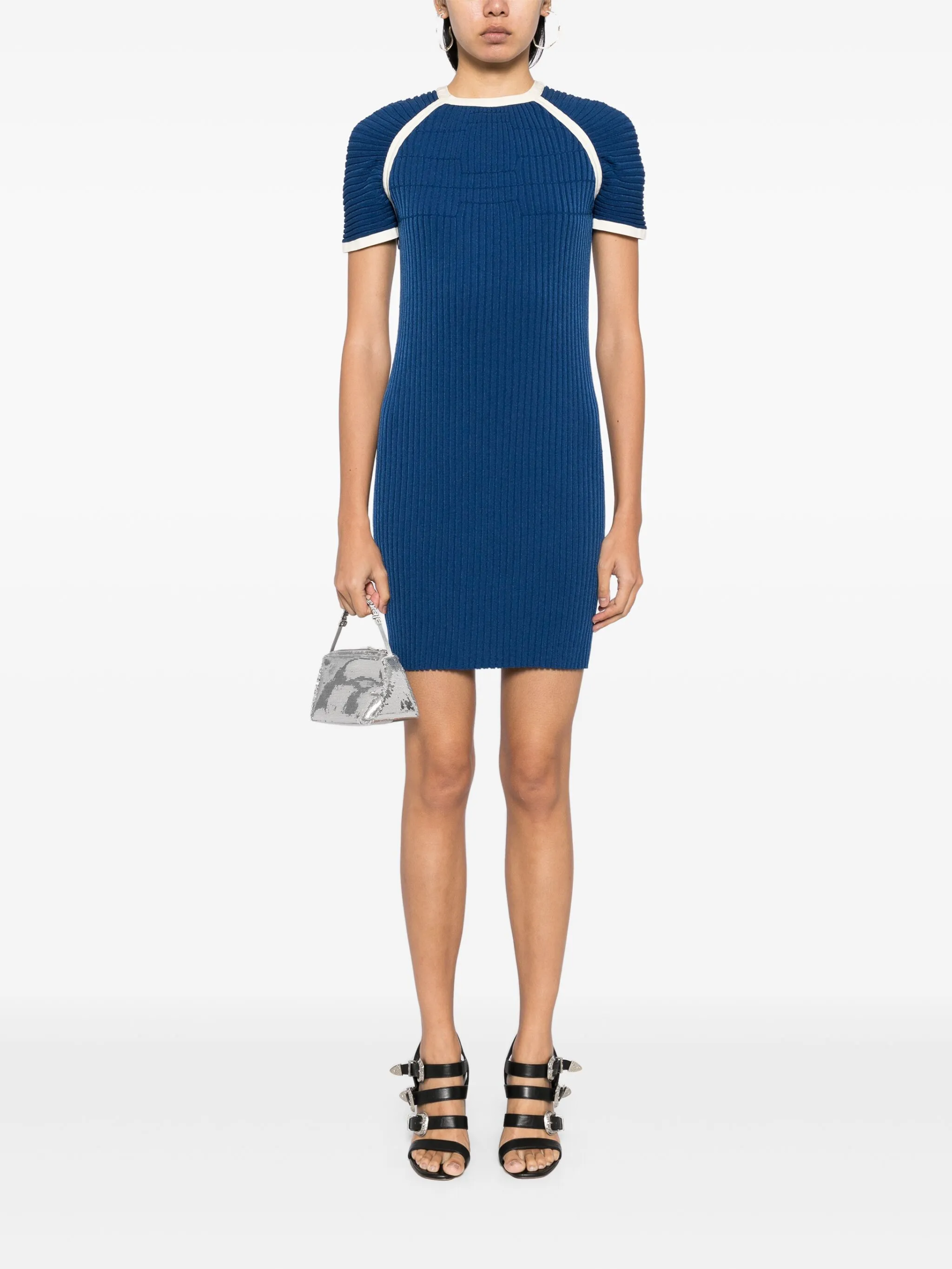 18-17-Chanel-2000s-ribbed-knit-short-sleeved-dress-02.webp CHANEL 2000s Ribbed-Knit Short-Sleeved Dress