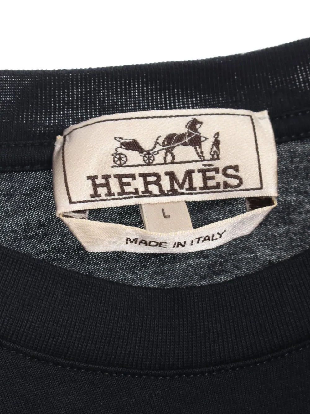 21-26-Hermes-00s-Octopus-Surfboard-T-shirt-04.webp Hermès 00s Octopus Surfboard T-shirt